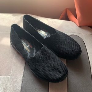 sketchers classic fit scalloped edge slip ons